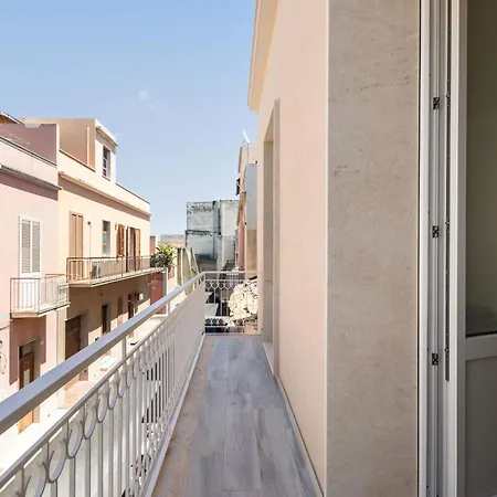 Don Camillo Maison *